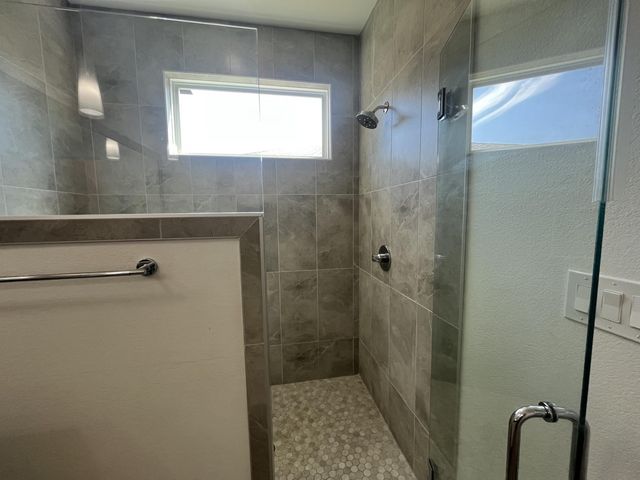 403 Summit Ridge DR N, Point Venture, TX 78645