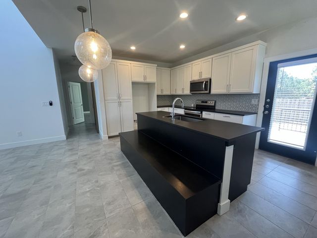 403 Summit Ridge DR N, Point Venture, TX 78645