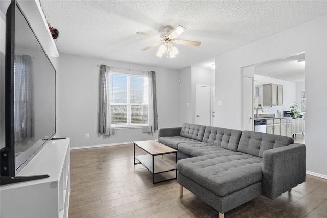 637 Cedar Ridge Lane, Burleson, TX 76028