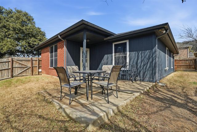 637 Cedar Ridge Lane, Burleson, TX 76028