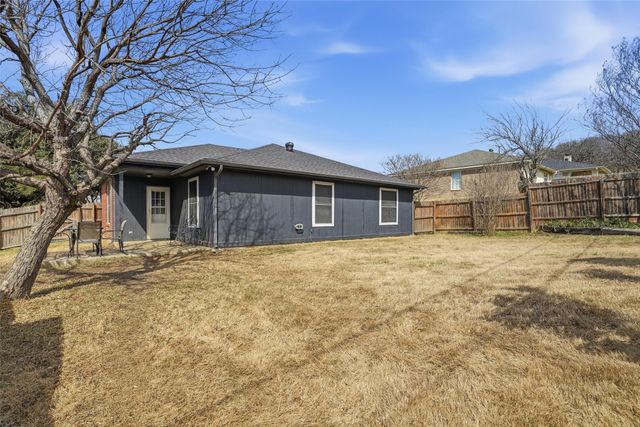 637 Cedar Ridge Lane, Burleson, TX 76028