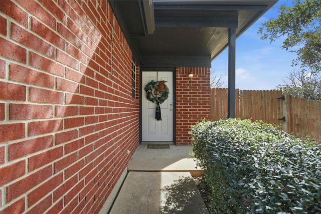 637 Cedar Ridge Lane, Burleson, TX 76028