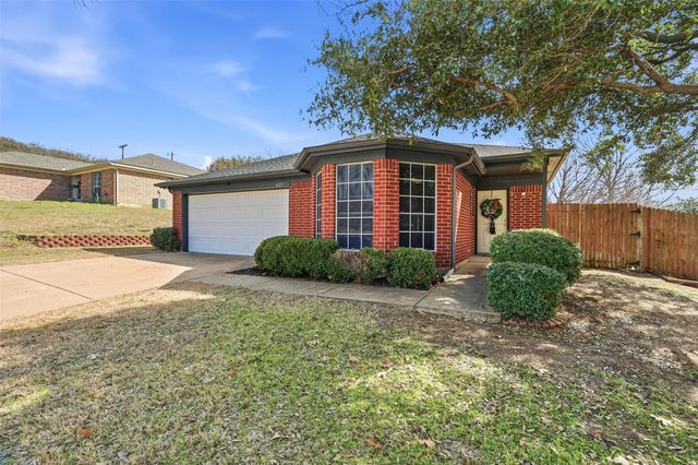 637 Cedar Ridge Lane, Burleson, TX 76028