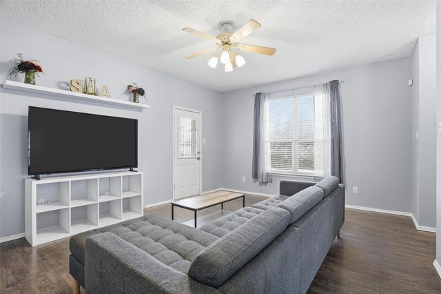 637 Cedar Ridge Lane, Burleson, TX 76028