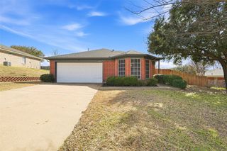 637 Cedar Ridge Lane, Burleson, TX 76028