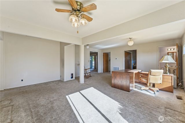 318 NE Lambert Avenue, College Place, WA 99324