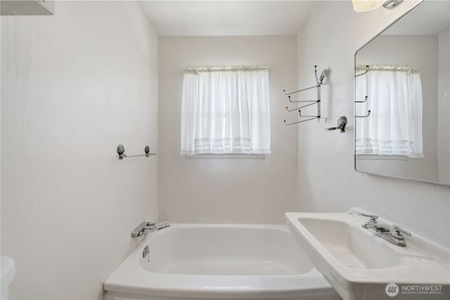 318 NE Lambert Avenue, College Place, WA 99324