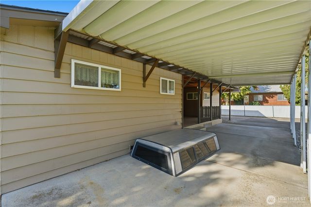 318 NE Lambert Avenue, College Place, WA 99324