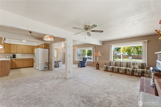 318 NE Lambert Avenue, College Place, WA 99324