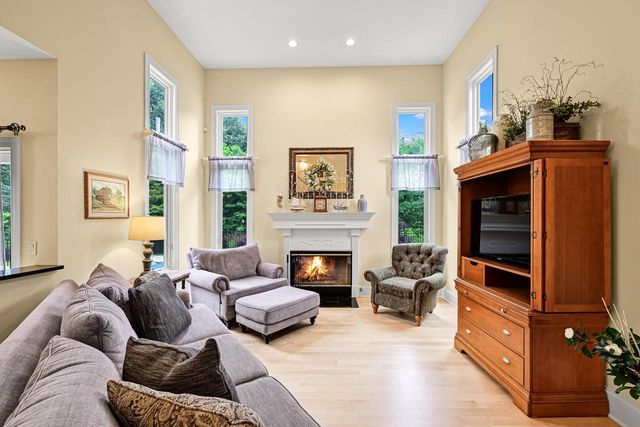 403 Maple LANE, Williams Bay, WI 53191