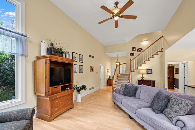 403 Maple LANE, Williams Bay, WI 53191