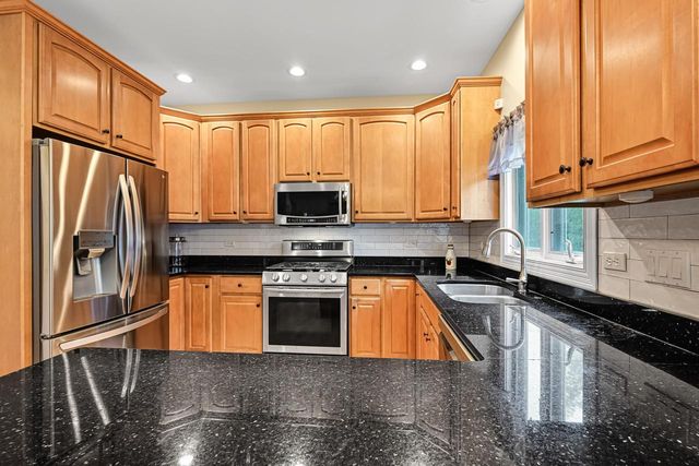 403 Maple LANE, Williams Bay, WI 53191