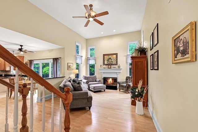 403 Maple LANE, Williams Bay, WI 53191