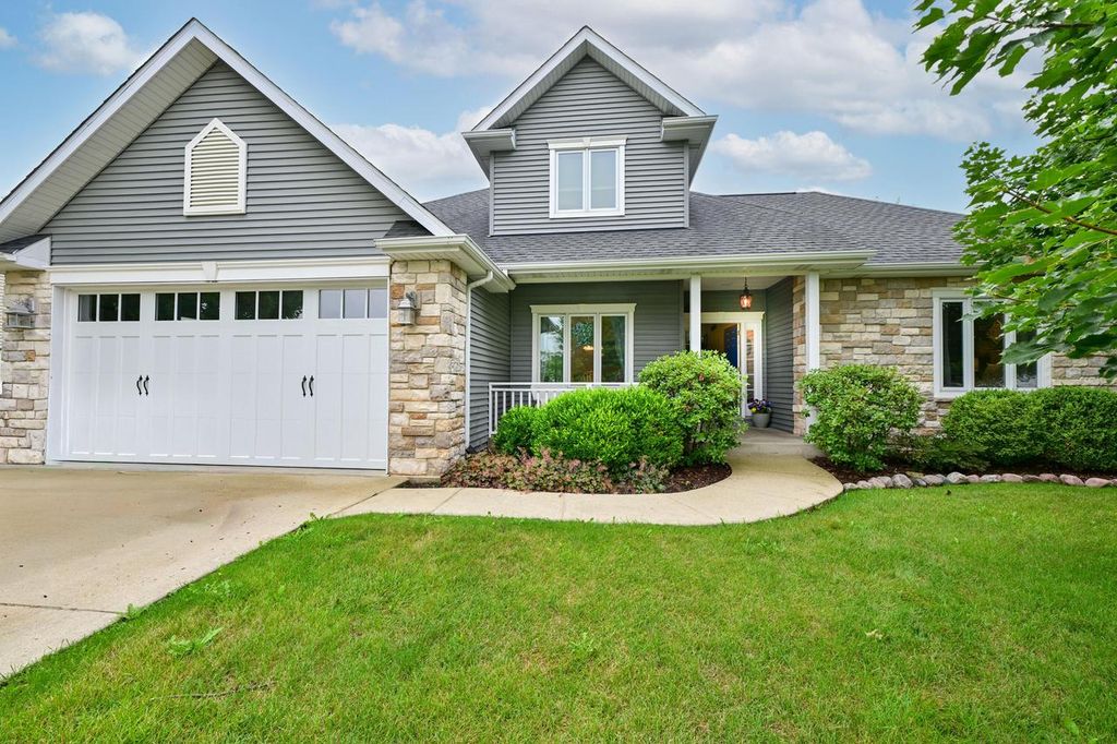 403 Maple LANE, Williams Bay, WI 53191