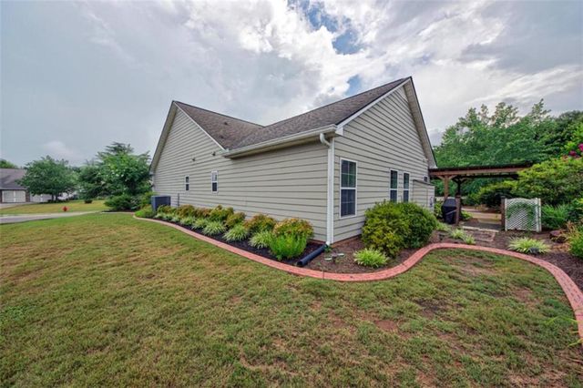 305 Victory Circle, Commerce, GA 30529