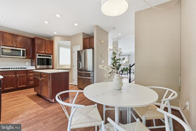 8102 DOVE COTTAGE CT, Lorton, VA 22079