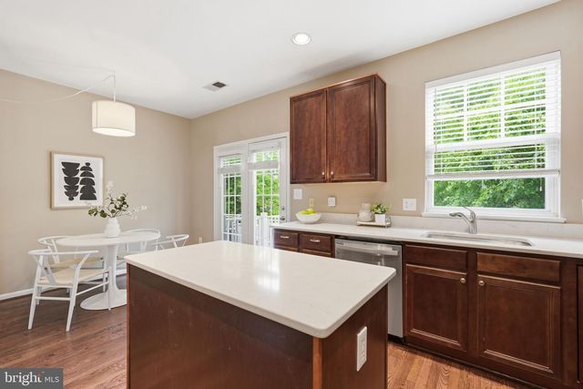 8102 DOVE COTTAGE CT, Lorton, VA 22079