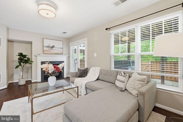 8102 DOVE COTTAGE CT, Lorton, VA 22079
