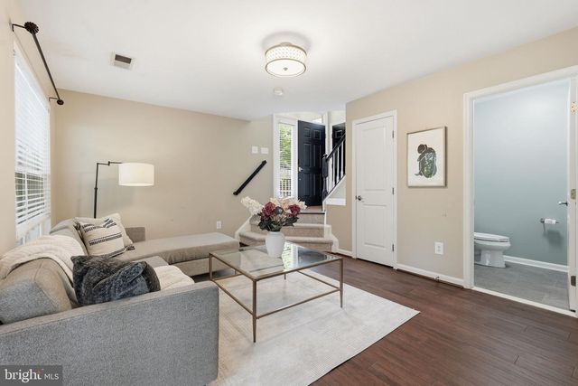 8102 DOVE COTTAGE CT, Lorton, VA 22079