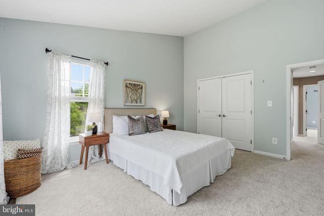 8102 DOVE COTTAGE CT, Lorton, VA 22079