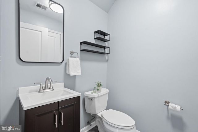 8102 DOVE COTTAGE CT, Lorton, VA 22079