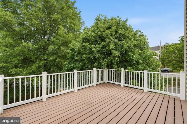 8102 DOVE COTTAGE CT, Lorton, VA 22079