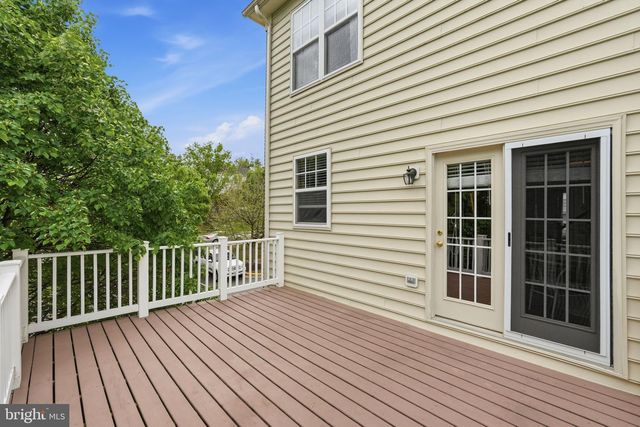 8102 DOVE COTTAGE CT, Lorton, VA 22079