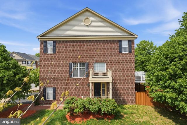 8102 DOVE COTTAGE CT, Lorton, VA 22079