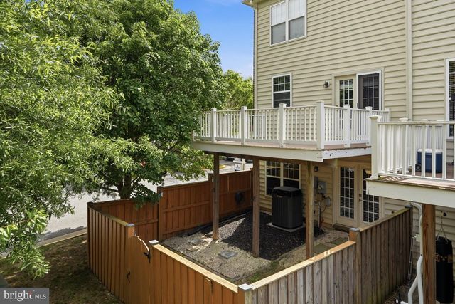 8102 DOVE COTTAGE CT, Lorton, VA 22079