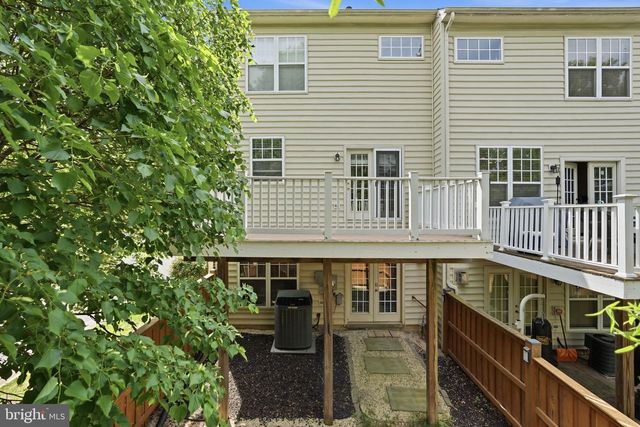 8102 DOVE COTTAGE CT, Lorton, VA 22079