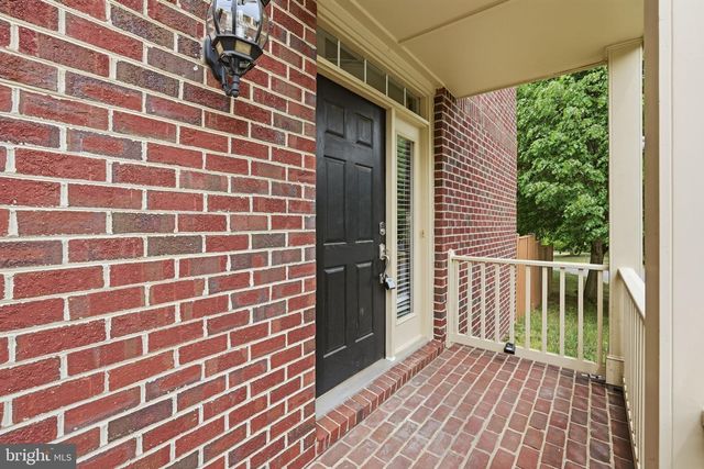 8102 DOVE COTTAGE CT, Lorton, VA 22079