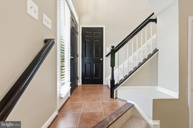 8102 DOVE COTTAGE CT, Lorton, VA 22079