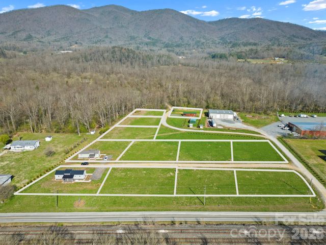 34 River Run Drive 6, Marion, NC 28752