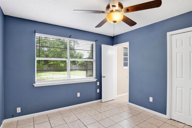 913 Bartow Ave, Pensacola, FL 32507