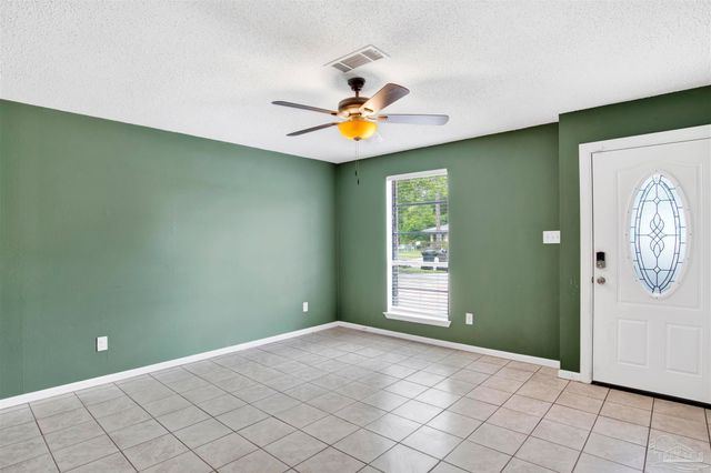 913 Bartow Ave, Pensacola, FL 32507