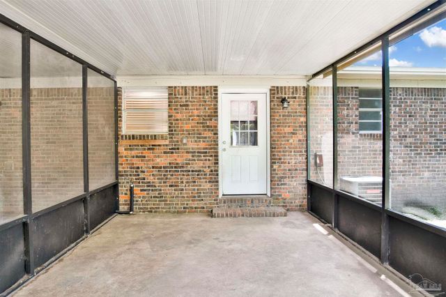 913 Bartow Ave, Pensacola, FL 32507