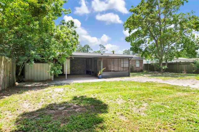 913 Bartow Ave, Pensacola, FL 32507