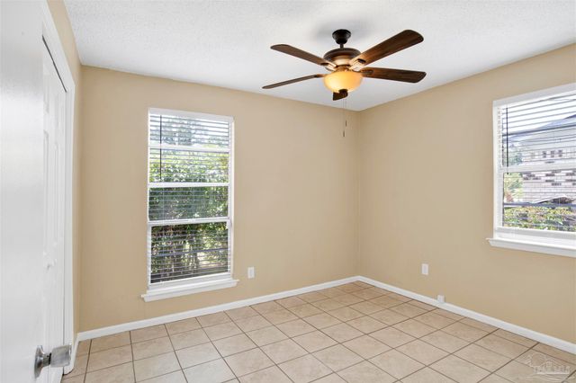 913 Bartow Ave, Pensacola, FL 32507