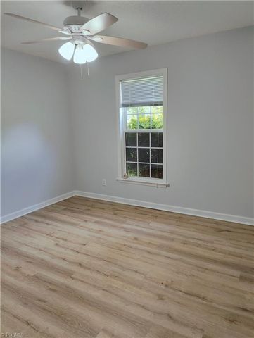 2025 Ardmore Village Lane, Winston-salem, NC 27127