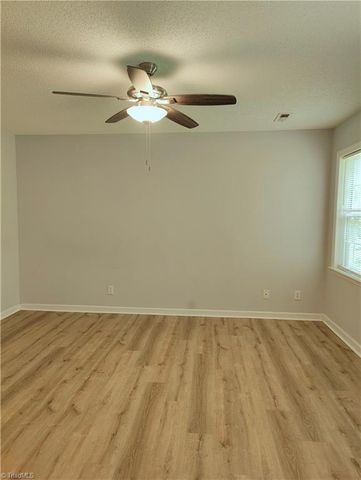 2025 Ardmore Village Lane, Winston-salem, NC 27127