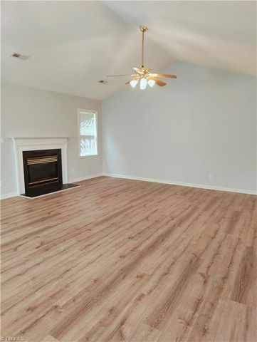 2025 Ardmore Village Lane, Winston-salem, NC 27127