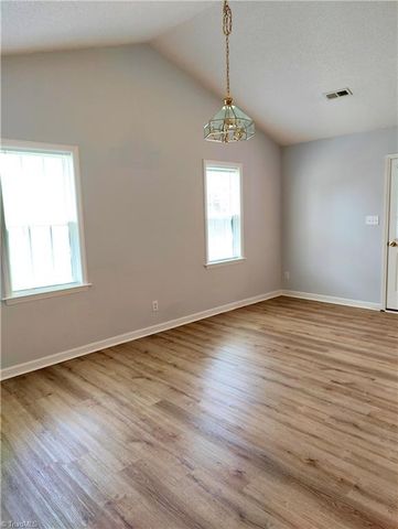 2025 Ardmore Village Lane, Winston-salem, NC 27127