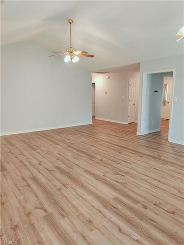 2025 Ardmore Village Lane, Winston-salem, NC 27127