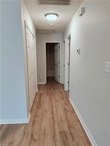 2025 Ardmore Village Lane, Winston-salem, NC 27127