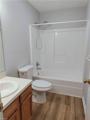 2025 Ardmore Village Lane, Winston-salem, NC 27127