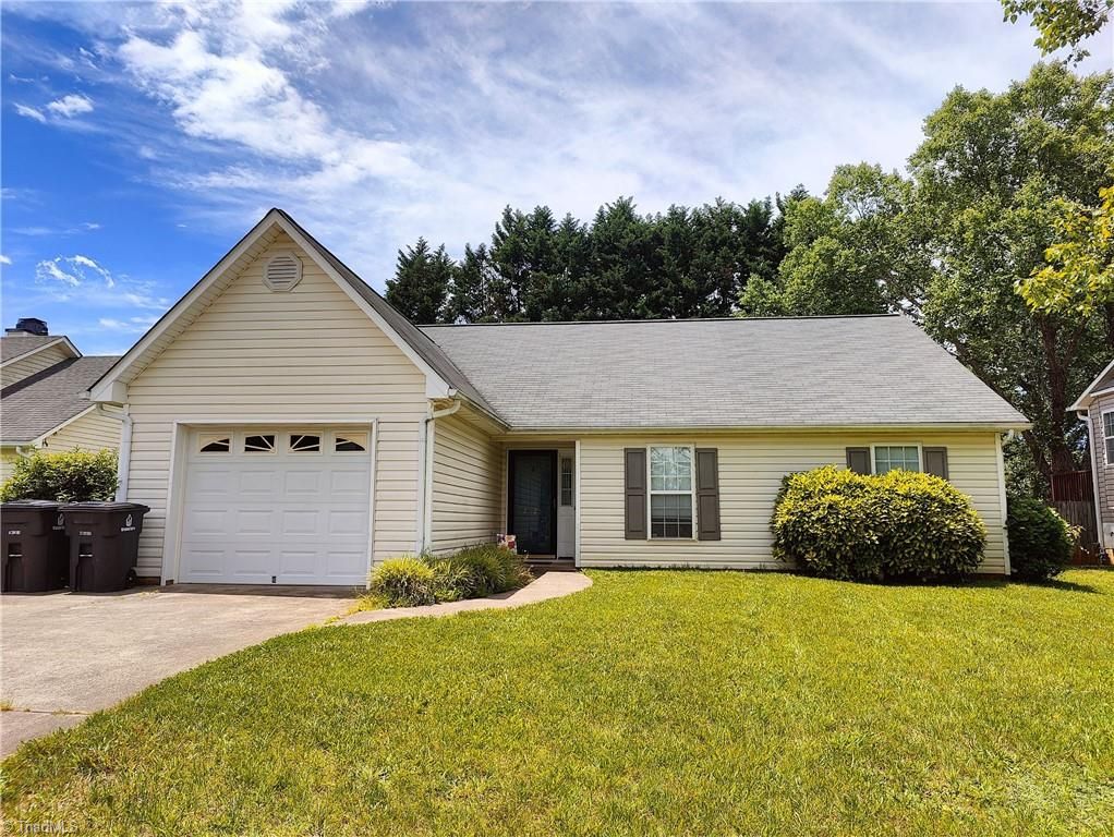 2025 Ardmore Village Lane, Winston-salem, NC 27127