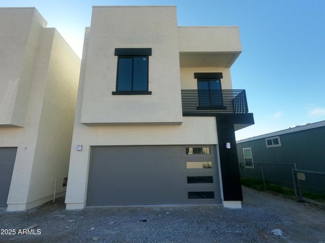 2045 E MICHIGAN Avenue, Phoenix, AZ 85022