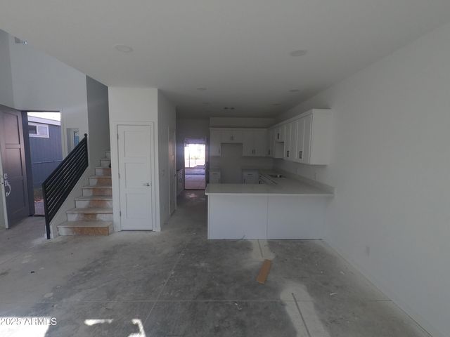 2045 E MICHIGAN Avenue, Phoenix, AZ 85022