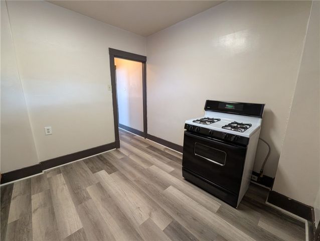 505 Broadway Ave, Mckees Rocks, PA 15136