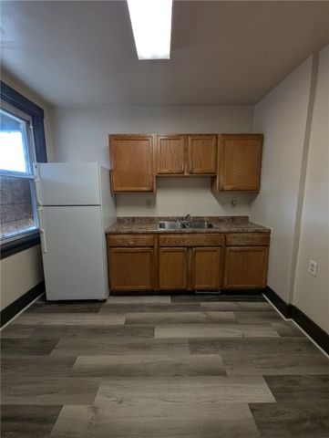 505 Broadway Ave, Mckees Rocks, PA 15136